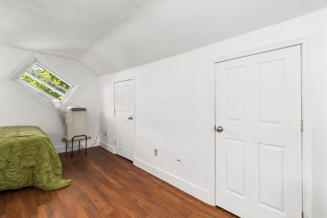 56 Mendon St, Blackstone, MA 01504