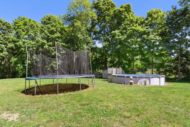 56 Mendon St, Blackstone, MA 01504