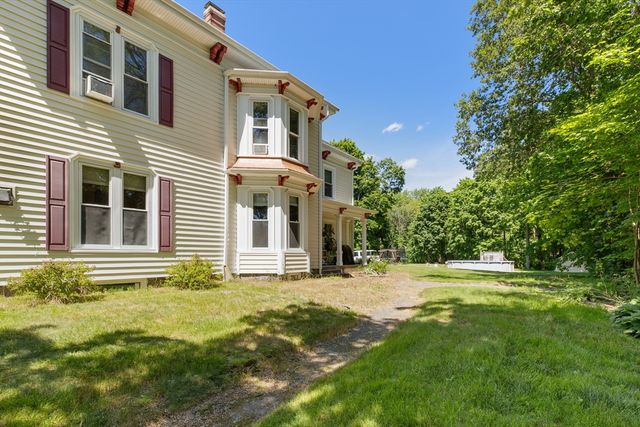 56 Mendon St, Blackstone, MA 01504
