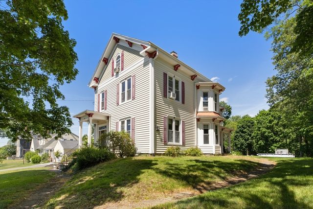 56 Mendon St, Blackstone, MA 01504