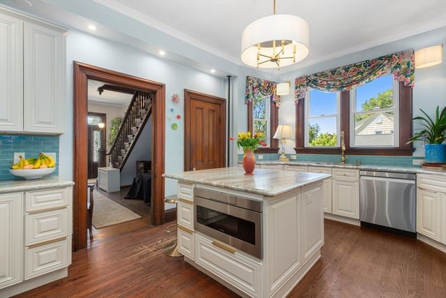 56 Mendon St, Blackstone, MA 01504