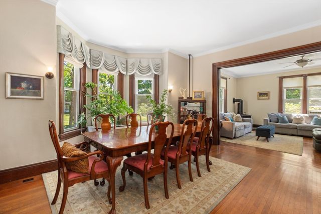 56 Mendon St, Blackstone, MA 01504