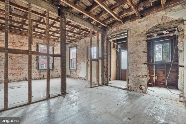 109 E 33RD ST, Baltimore, MD 21218