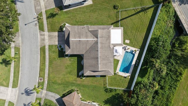 6717 ROXBURY DRIVE, Sarasota, FL 34231