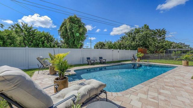 6717 ROXBURY DRIVE, Sarasota, FL 34231