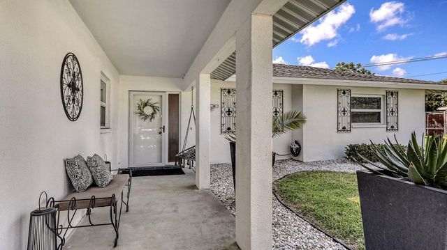 6717 ROXBURY DRIVE, Sarasota, FL 34231