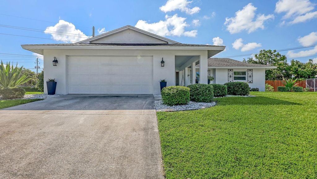 6717 ROXBURY DRIVE, Sarasota, FL 34231