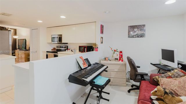 101 SW 96th Terrace 101, Plantation, FL 33324
