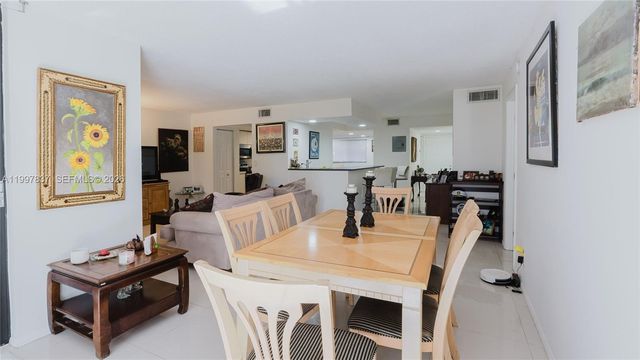 101 SW 96th Terrace 101, Plantation, FL 33324