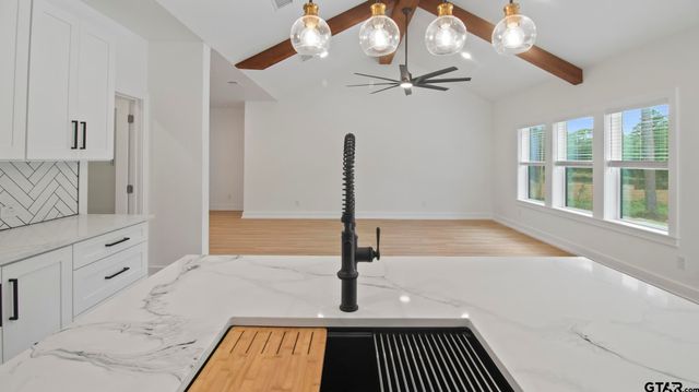 224 County Road 2766, Mineola, TX 75773