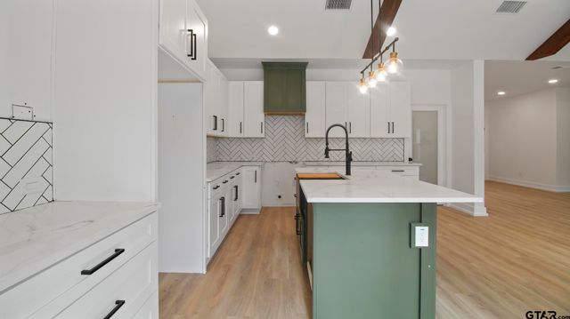 224 County Road 2766, Mineola, TX 75773