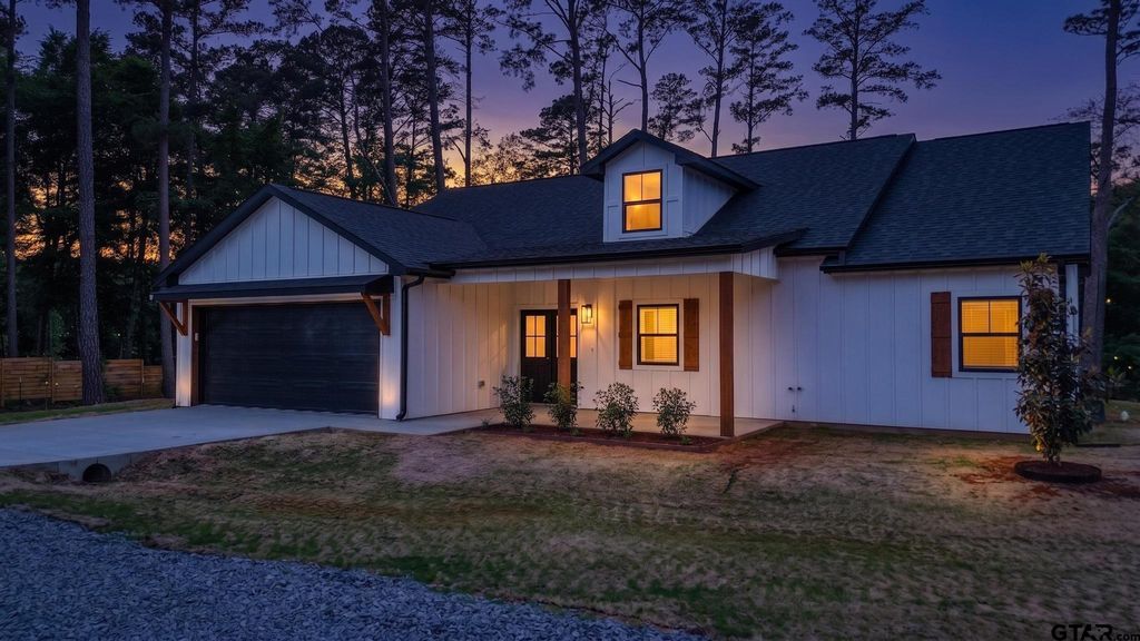 224 County Road 2766, Mineola, TX 75773