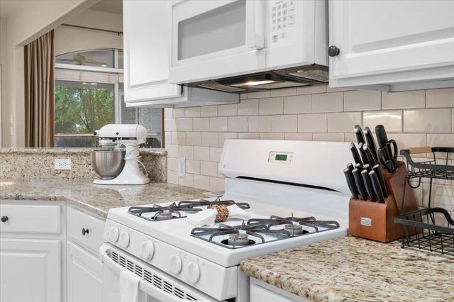 920 Savanna LN, Cedar Park, TX 78613