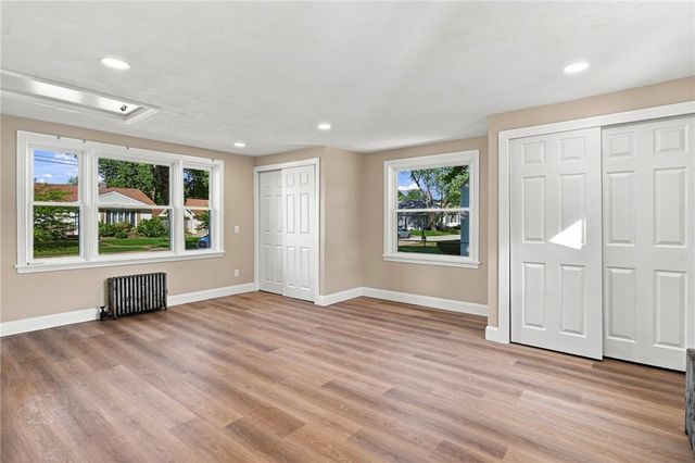 90 Natick Avenue, Warwick, RI 02886