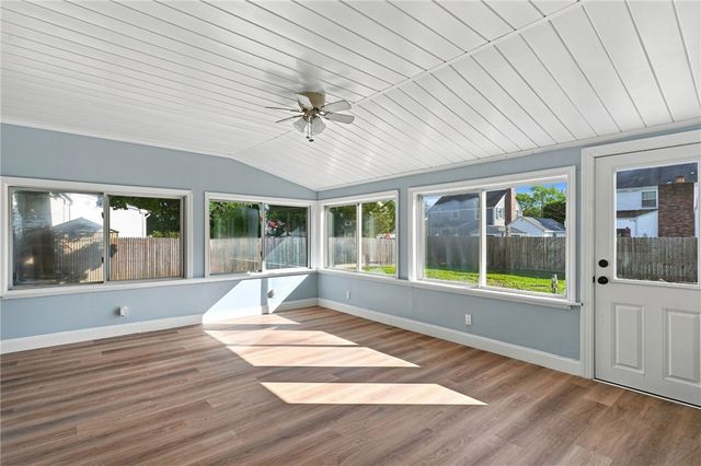 90 Natick Avenue, Warwick, RI 02886