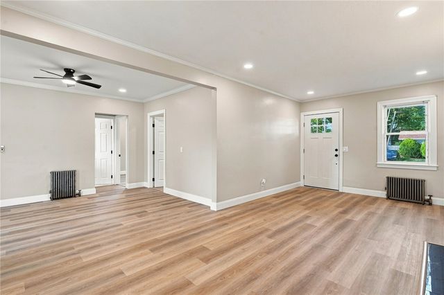 90 Natick Avenue, Warwick, RI 02886