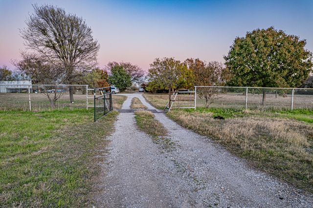 6942 Silver Creek Azle Road, Azle, TX 76020
