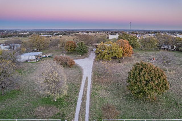 6942 Silver Creek Azle Road, Azle, TX 76020