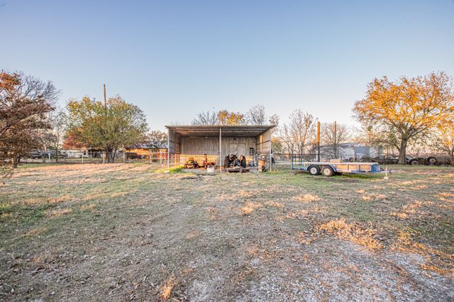 6942 Silver Creek Azle Road, Azle, TX 76020
