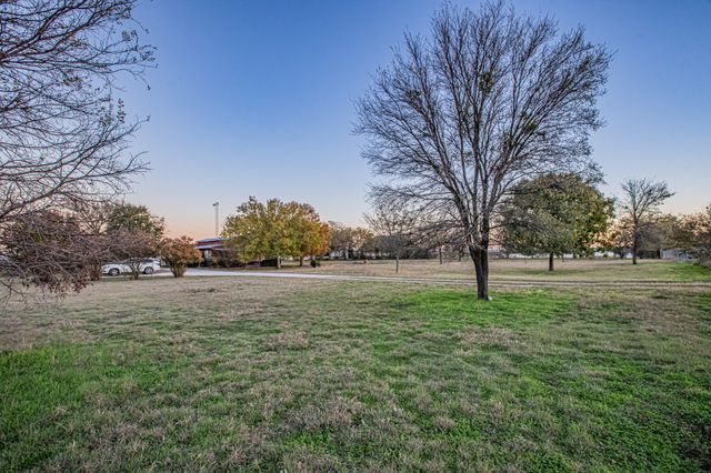 6942 Silver Creek Azle Road, Azle, TX 76020