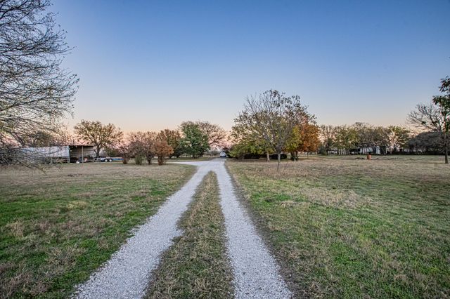 6942 Silver Creek Azle Road, Azle, TX 76020