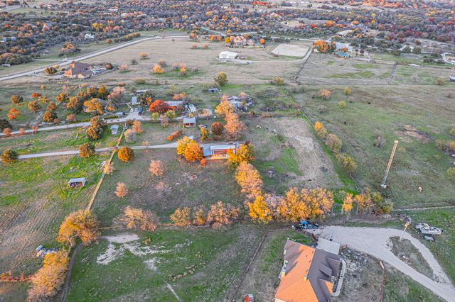 6942 Silver Creek Azle Road, Azle, TX 76020