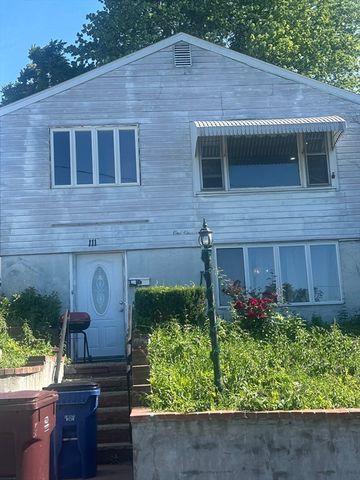 111 Arnold St, Revere, MA 02151