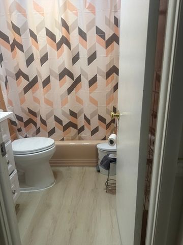 111 Arnold St, Revere, MA 02151