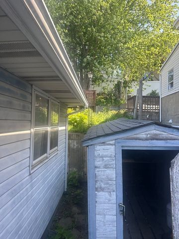 111 Arnold St, Revere, MA 02151