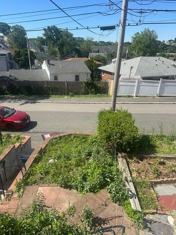 111 Arnold St, Revere, MA 02151