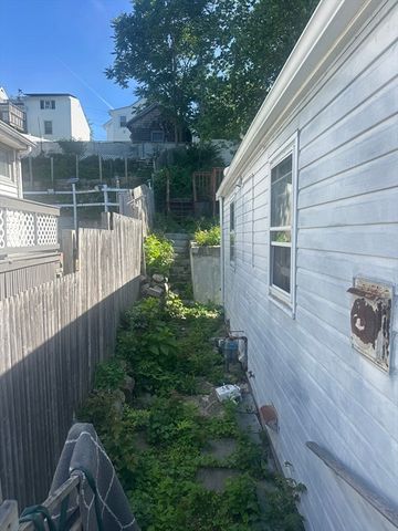 111 Arnold St, Revere, MA 02151