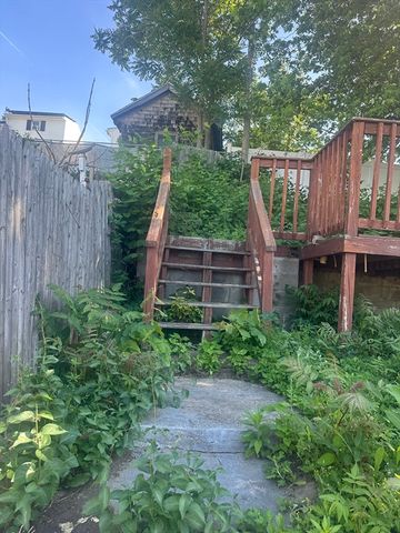 111 Arnold St, Revere, MA 02151