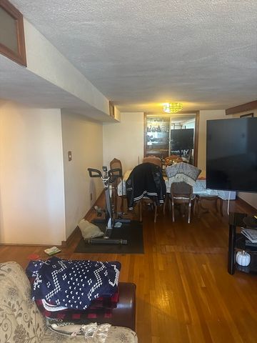 111 Arnold St, Revere, MA 02151