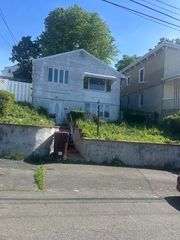 111 Arnold St, Revere, MA 02151