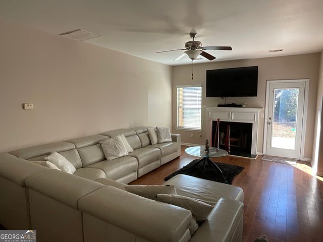 5 Granada Court, Newnan, GA 30263