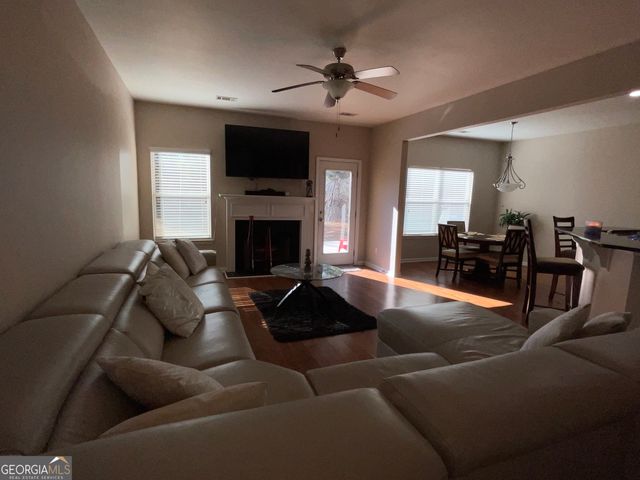 5 Granada Court, Newnan, GA 30263