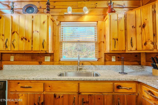 2110 Walnut Court, Sevierville, TN 37876