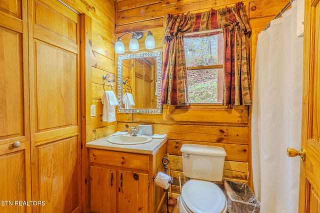 2110 Walnut Court, Sevierville, TN 37876