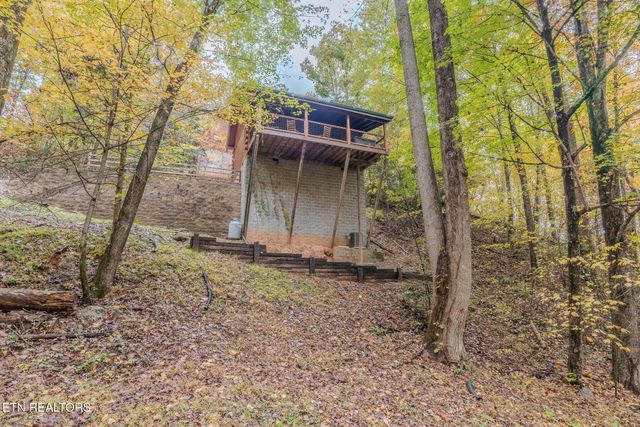 2110 Walnut Court, Sevierville, TN 37876