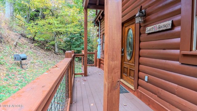 2110 Walnut Court, Sevierville, TN 37876