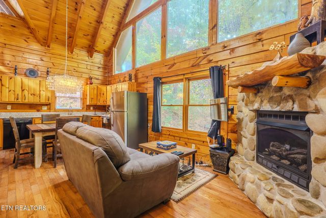 2110 Walnut Court, Sevierville, TN 37876