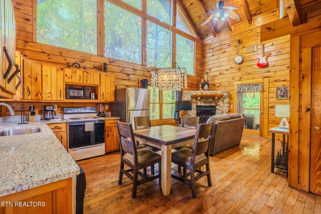 2110 Walnut Court, Sevierville, TN 37876