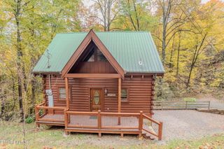 2110 Walnut Court, Sevierville, TN 37876