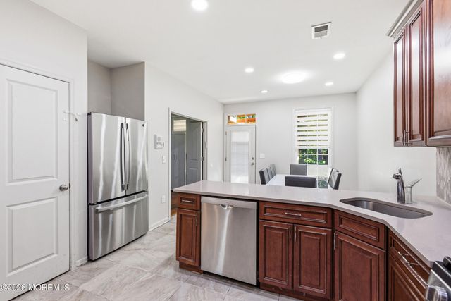 27 Lodz Drive, Lakewood, NJ 08701