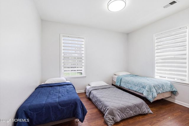 27 Lodz Drive, Lakewood, NJ 08701