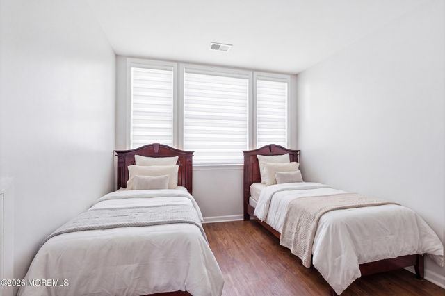 27 Lodz Drive, Lakewood, NJ 08701