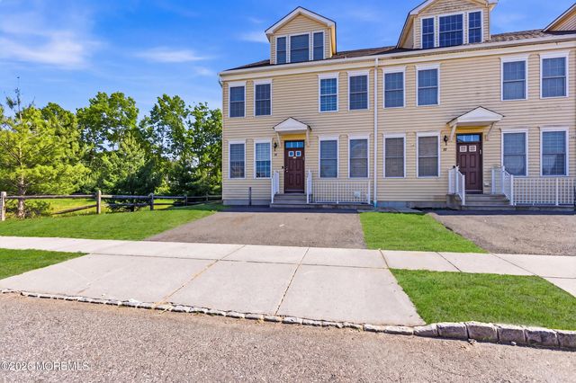 27 Lodz Drive, Lakewood, NJ 08701