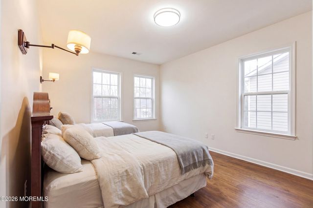 27 Lodz Drive, Lakewood, NJ 08701
