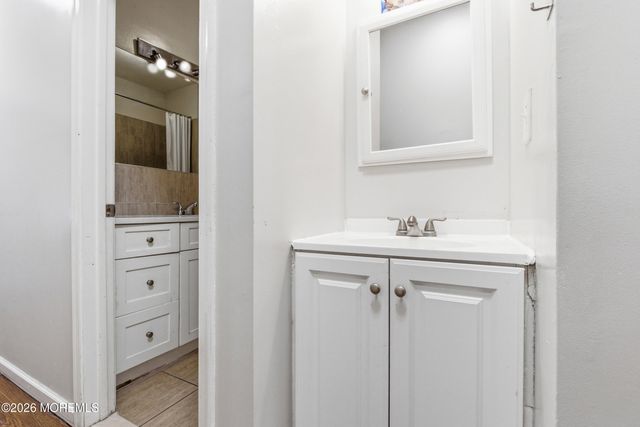 27 Lodz Drive, Lakewood, NJ 08701