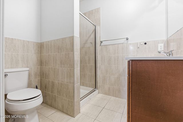 27 Lodz Drive, Lakewood, NJ 08701